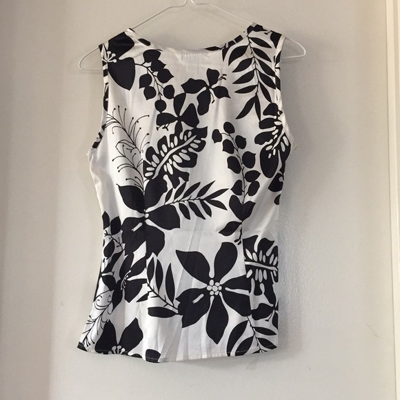 100% Silk Floral Print Top - Picture 2 of 3